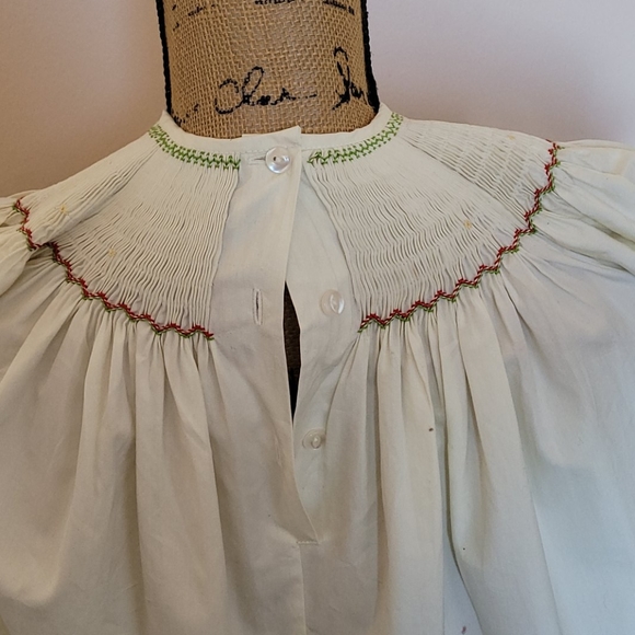 SMOCKED LITTLE GIRL'S DRESS - Picture 4 of 5